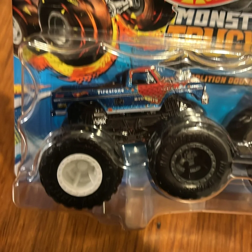 Hot Wheels Monster Truck Demolition Doubles Bigfoot Big Bite Big Foot Toy Truck